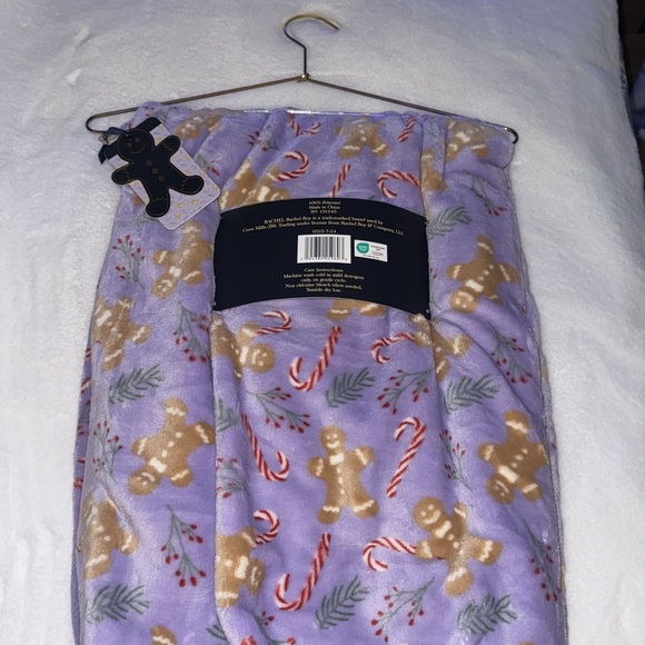 NWT-Purple Gingerbread Men & Candy Cane Oversized Throw by Rachel Roy 60”x 70” - Picture 4 of 6